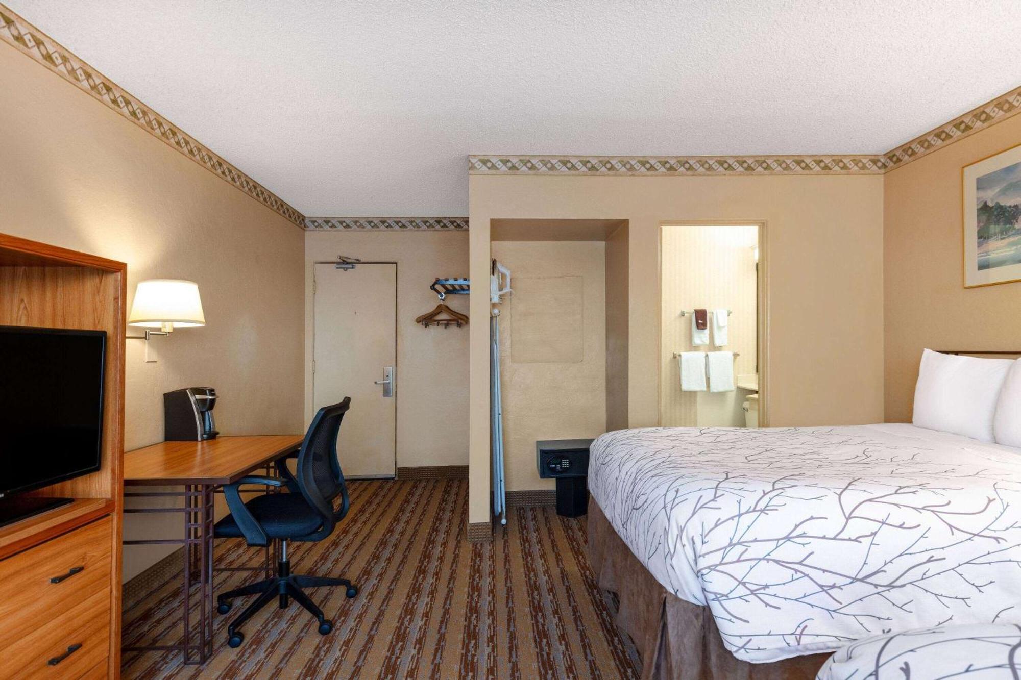 Travelodge By Wyndham Seattle By The Space Needle Екстер'єр фото