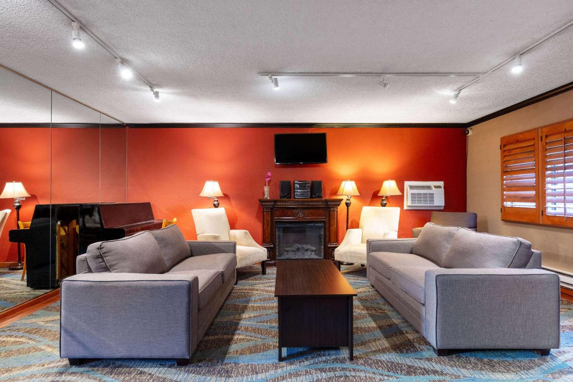 Travelodge By Wyndham Seattle By The Space Needle Екстер'єр фото